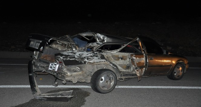 Karaman’da kamyonet ile otomobil çarpıştı: 6 yaralı