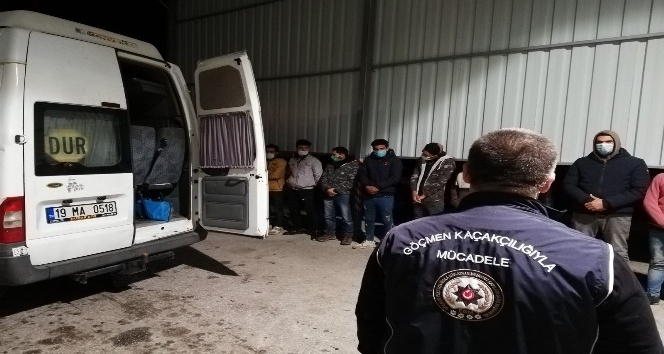 Osmaniye’de 22 düzensiz göçmen yakalandı