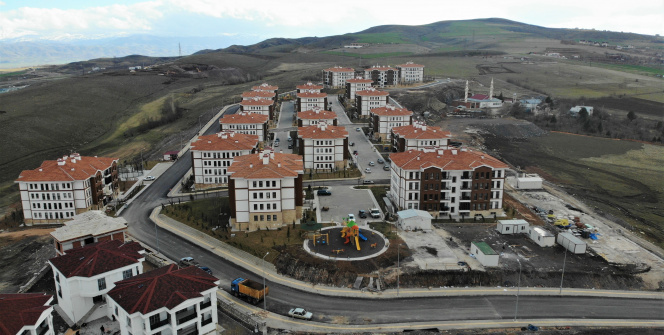 Kerpiç evlerde oturan depremzedeler, lüksü aratmayan konutlara geçti