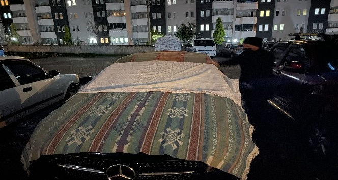 Fatsa’da doluda araçlar zarar gördü