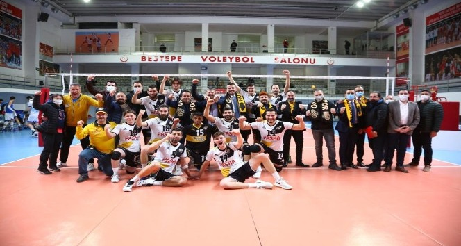 Ürgüpspor Erkek voleybol takımı 1.lige yükseldi