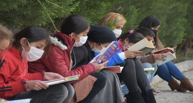 Şırnak’taki köy okullarına kitap desteği