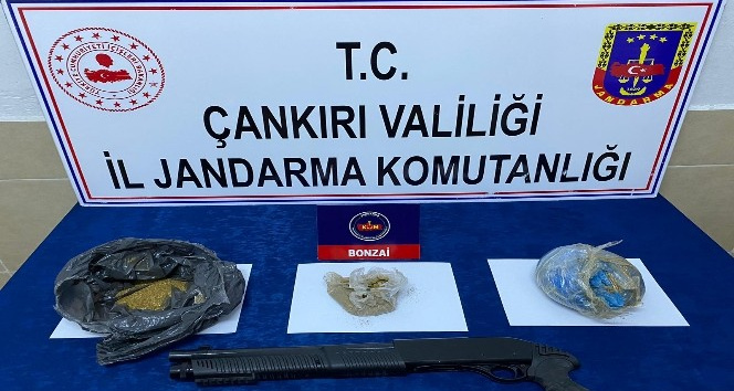 Jandarmadan uyuşturucu satıcılarına suçüstü operasyon