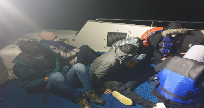 Çanakkale açıklarında 7 mülteci kurtarıldı