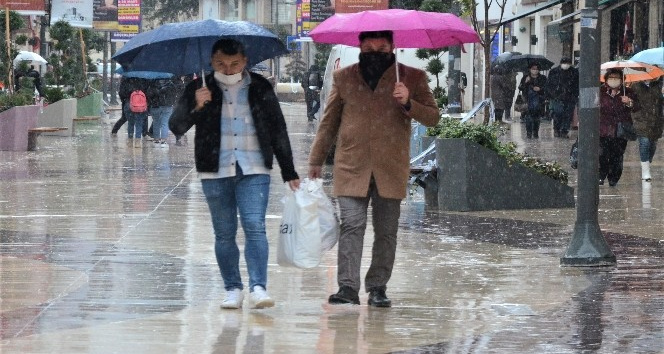 Ordu’da sağanak etkili oluyor
