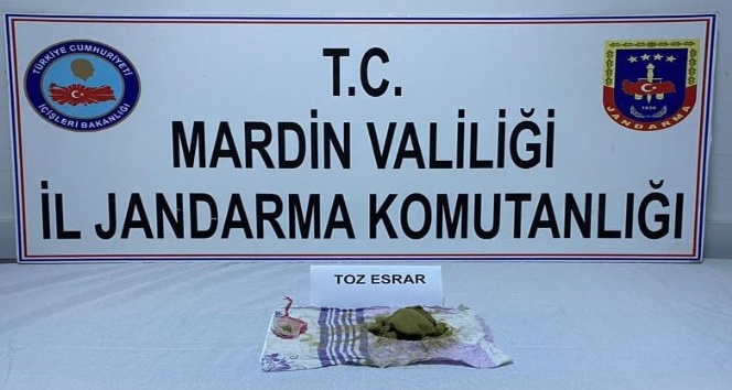 Mardin’de durdurulan araçta esrar ele geçirildi
