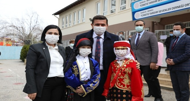 Geleceğe yön verecek atölyeler açıldı