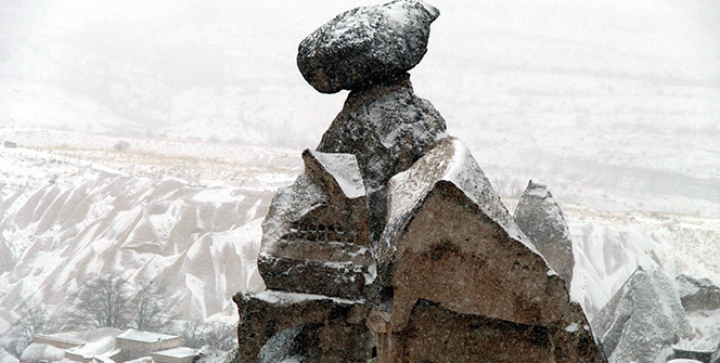Kapadokya bahar ayında beyaza büründü