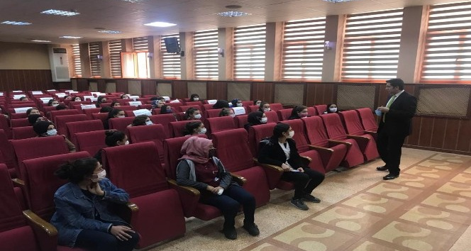 Üniversitede kariyer söyleşi