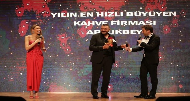Artukbey Kahve en hızlı büyüyen kahve markası ödülü aldı