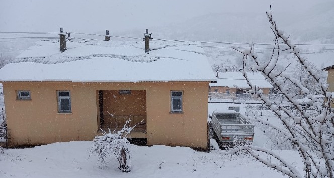 Tunceli’de Mart karı, 52 köy yolu ulaşıma kapattı