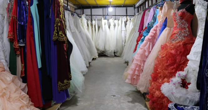 Evlenecek çiftlere müjde: Bu ilçede gelinlik-damatlık bedava