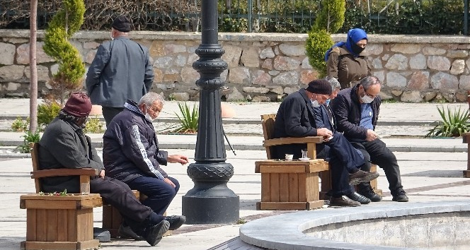 Çok yüksek riskli ilde kurallar hiçe sayılıyor