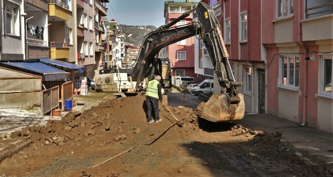 Altınordu’da altyapı çalışmaları sürüyor