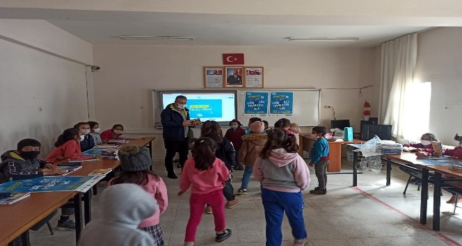 Kahramanmaraş’ta 500 öğrenciye kitap hediyesi