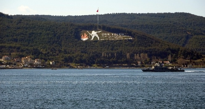 Yunan savaş gemisi, Çanakkale Boğazı’ndan geçti