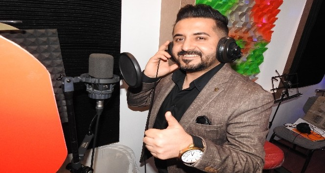 Sahnelerden uzak kalan sanatçılar klipte bir araya geldi