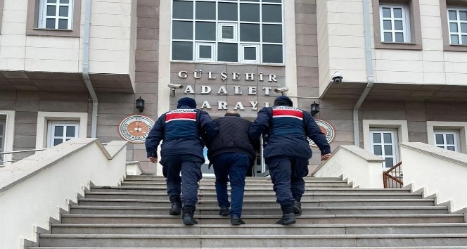 Firari çocuk istismarcısı yakalanarak tutuklandı