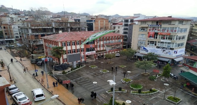 Bulancak’ta belediye yeni binası hizmete giriyor, eski bina yıkılıyor