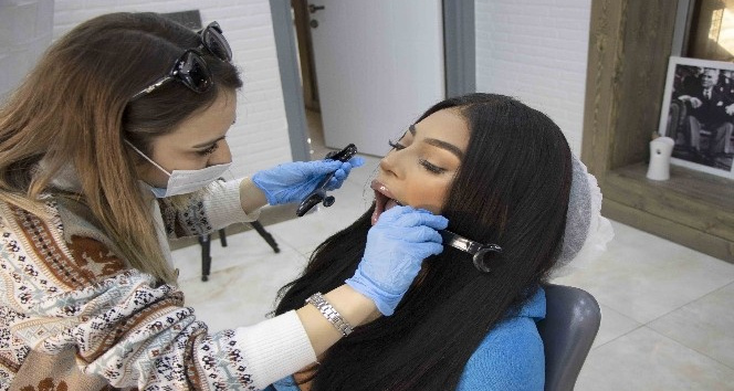 İngiliz güzel, diş bakımı için yaklaşık 4 bin km yol kat etti