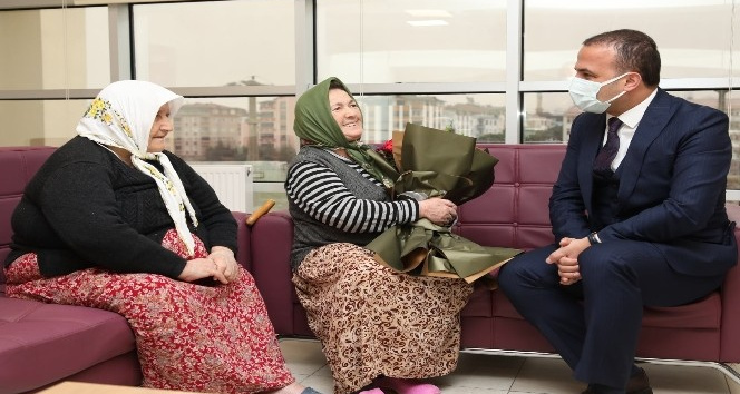 Başkan Kibar’dan huzurevi sakinlerine ziyaret