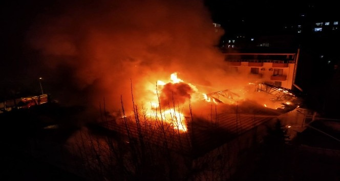 Kahramanmaraş’ta askeri kışla içerisinde yangın