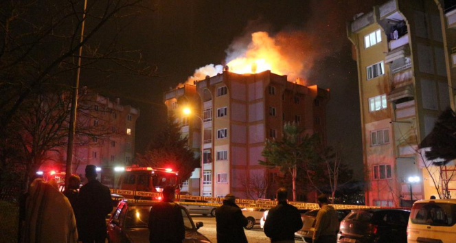 Anne babas� ile tart���p �nce evi yakt� sonra da kendini polise ihbar etti