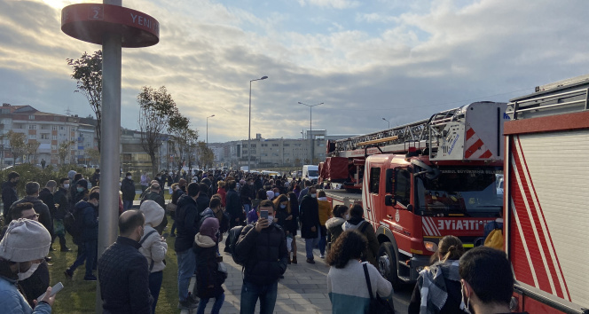 Mecidiyeköy-Mahmutbey metro hattında trafoda yangın çıktı, seferler durdu