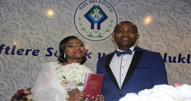Nijeryalı çift Rize’de tanıştı, Rize’de evlendi