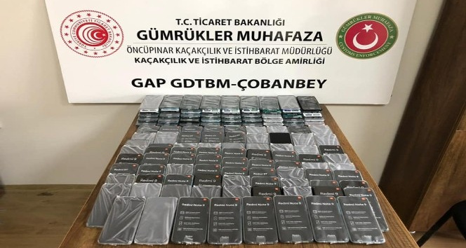 Sınırda 600 bin TL değerinde kaçak cep telefonu ele geçirildi