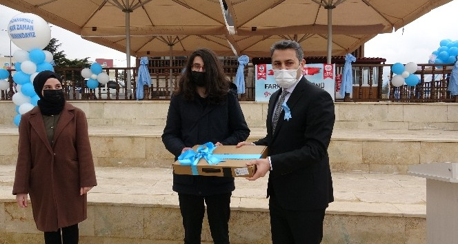 Otizmi en iyi anlatan öğrenciler kazandı