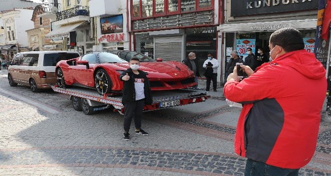 Görenler hemen telefona sarıldı