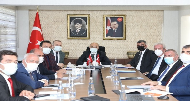 Vali Demirtaş, ilçe belediye başkanları ile bir araya geldi