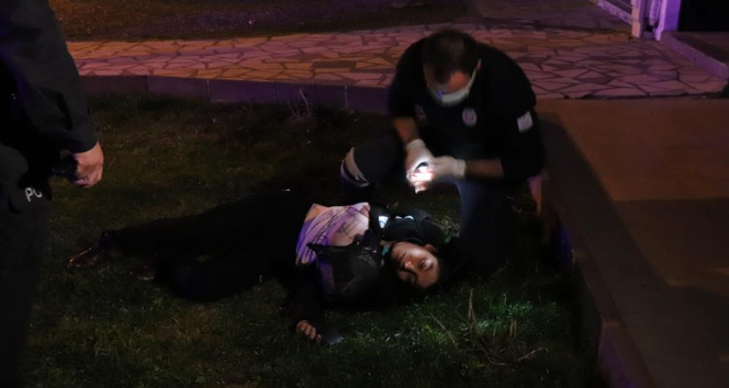 Kumar oynarken bas�lan kad�n 2. kattan atlay�p yaraland�