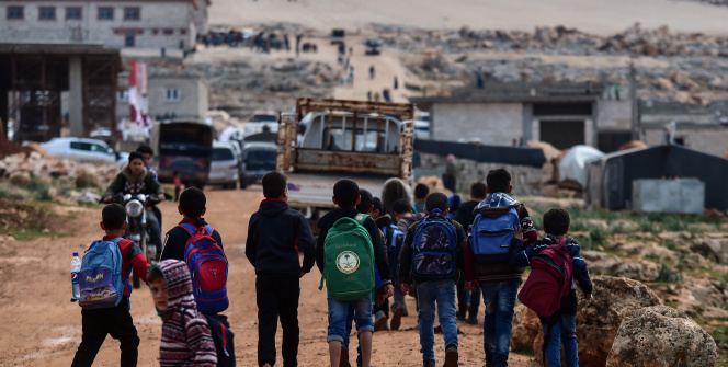 Suriye’de çocuklar tüm zorluklara rağmen okula gitmeye devam ediyor