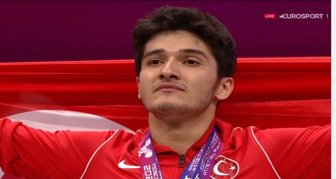 Muhammed Furkan Özbek, halterde Avrupa şampiyonu