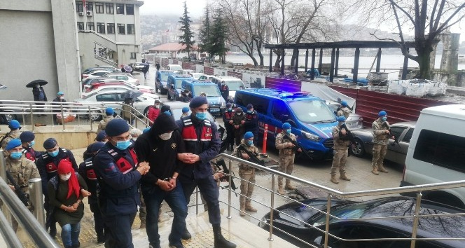 Zonguldak’taki vahşi cinayette üvey anne, baba ve öz kardeş tutuklandı
