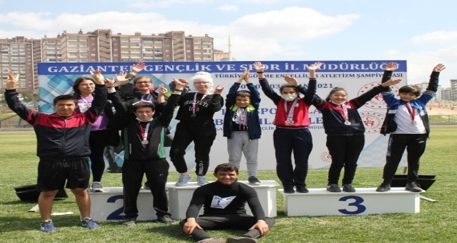 Görme engelliler Türkiye şampiyonasından madalyalarla döndü