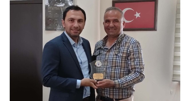 MEÜ Öğretim Üyesi Doç. Dr. Hüseyin Gümüş’e ‘Yılın En İyi Sportif Davranış’ ödülü