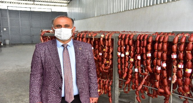 Deve sucuğu da İncirliova ile resmen özdeşleşti