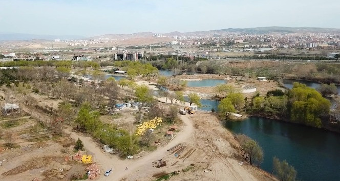 Kızılırmak nehri üzerine 67 milyon liralık ’Millet Bahçesi’ inşa ediliyor