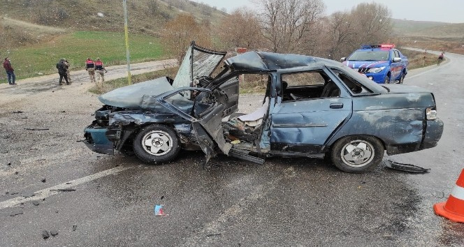 Tokat’ta 3 aracın karıştığı kazada 1 kişi hayatını kaybetti