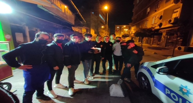 (Özel) Beyoğlu’nda kavga ihbarına giden polise pasta sürprizi