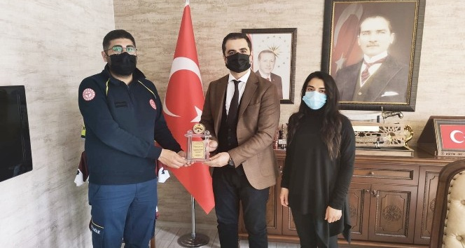Tunceli’de vefalı sağlık çalışanı ödüllendirildi
