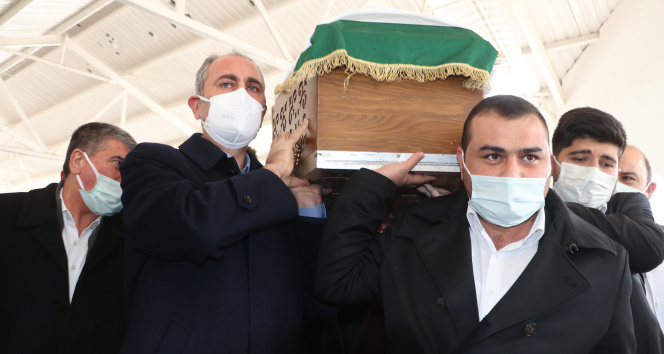 Adalet Bakanı Gül&#039;ün annesi son yolculuğuna uğurlandı
