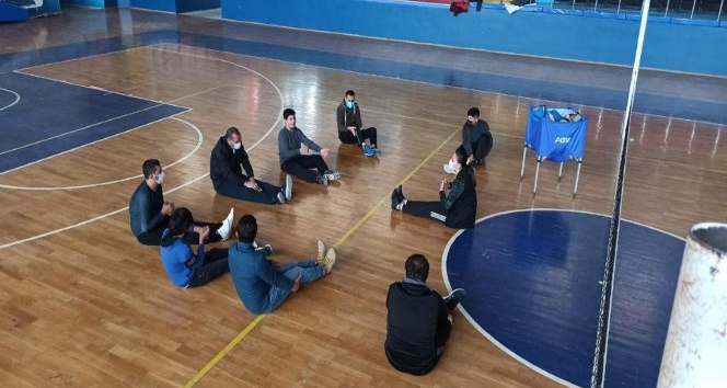 Kırşehir’de gaziler ve engelliler voleybol takımı oluşturuyor