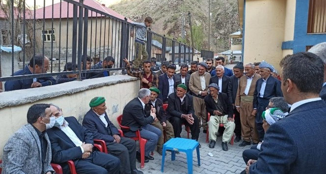 Başkan Özbek sınır köylerini ziyaret etti