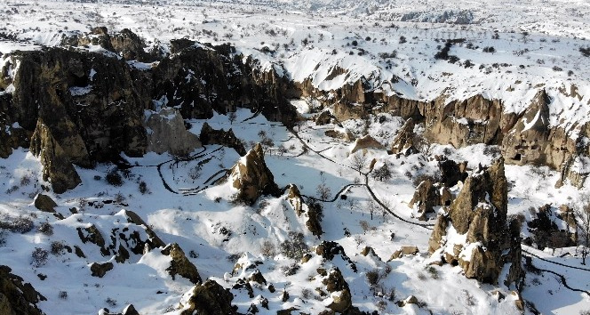 Beyaza bürünen Kapadokya, havadan görüntülendi