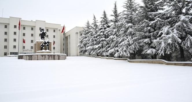 Nevşehir’de 60 yılın kar rekoru kırıldı