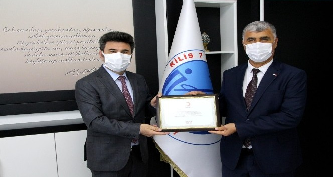 Rektör Karacoşkun tebrikleri kabul etti